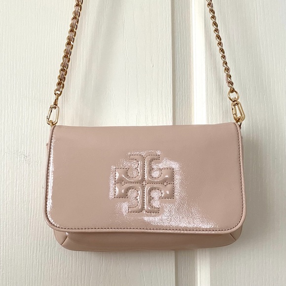 NWOT $425 Tory Burch Charlie Blush Pink Patent Leather Gold Chain Crossbody Bag - Picture 1 of 14